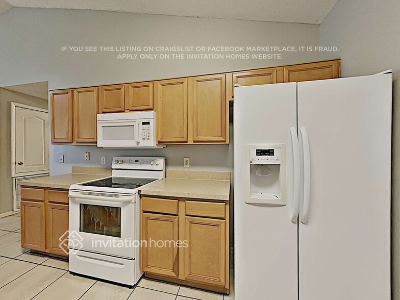 Building Photo - 713 Pasteur Ln