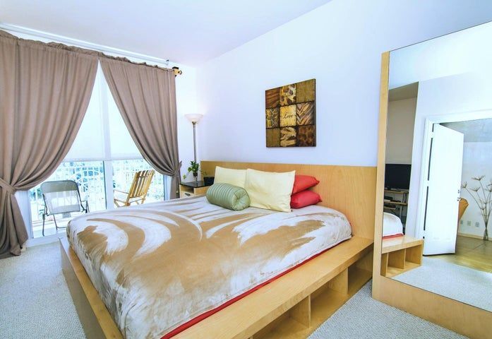 Building Photo - 511 SE 5 Ave