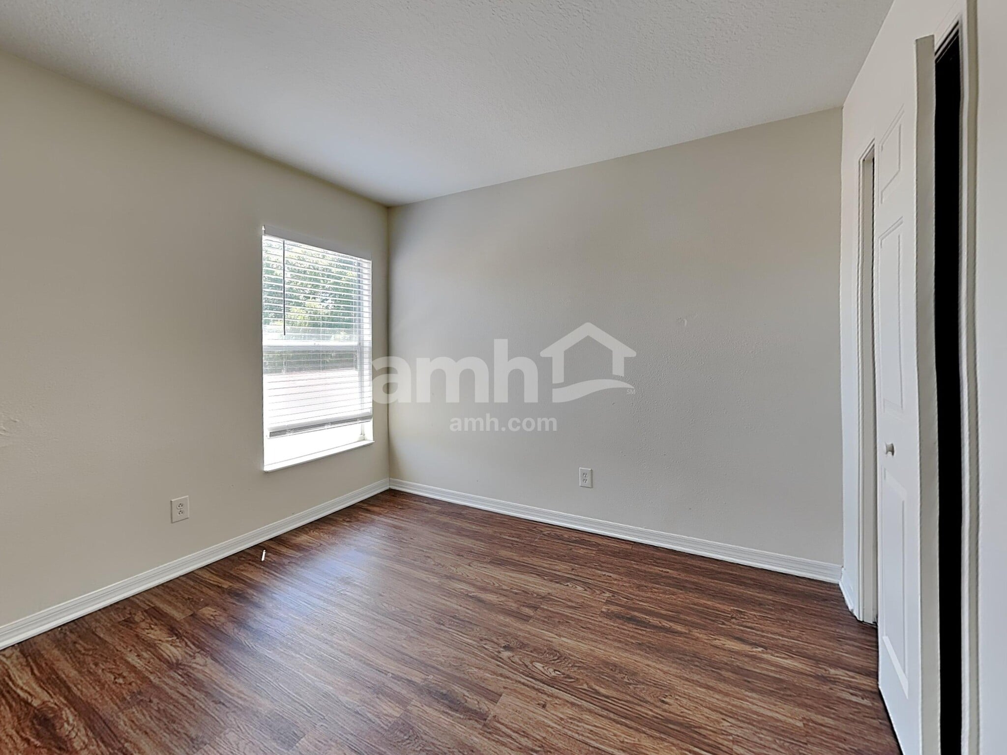 Building Photo - 8523 Deer Chase Dr