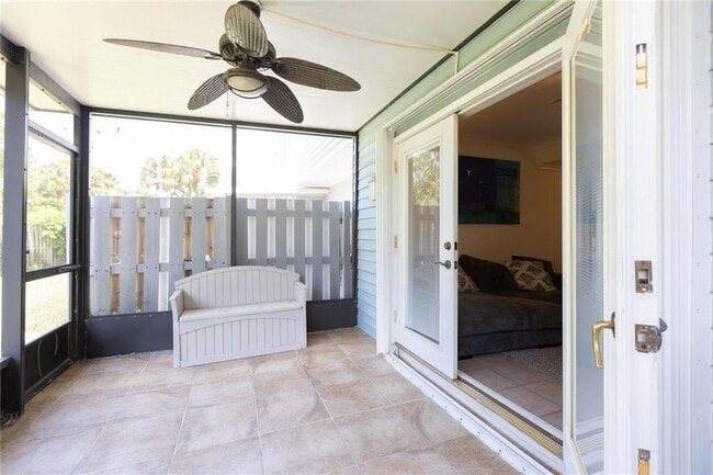 Building Photo - 2863 NE 15th St