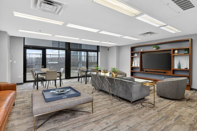 Building Photo - 1160 S Michigan Ave