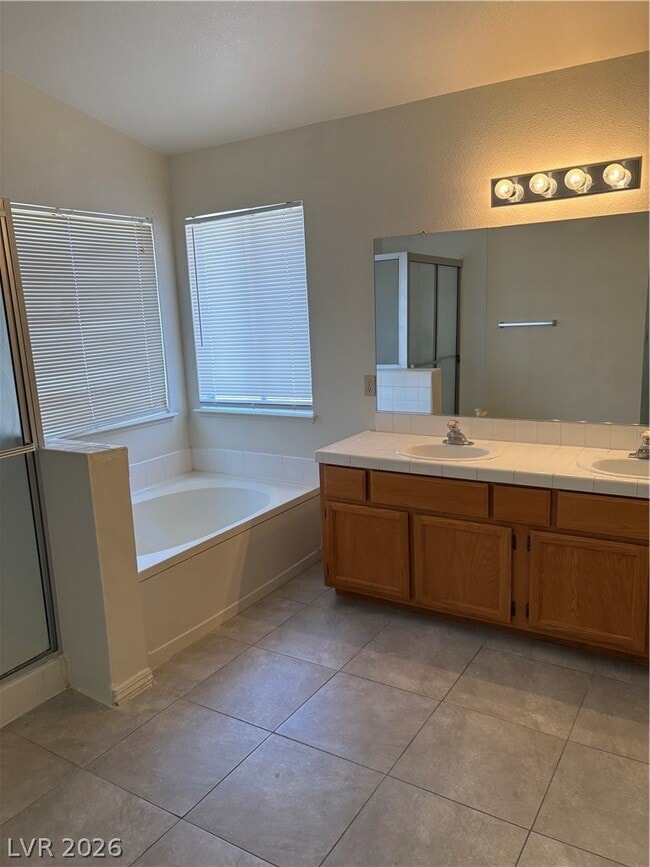 Building Photo - 5608 Red Bluff Dr