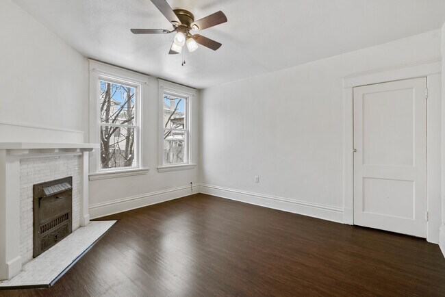 Building Photo - 439 Kingsboro St