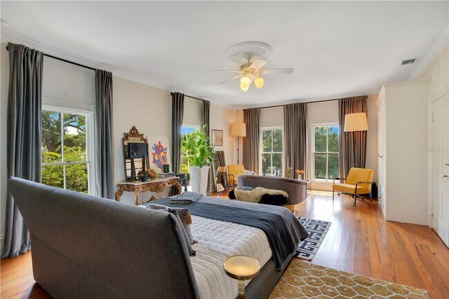 Building Photo - Queen Anne Victorian Estate