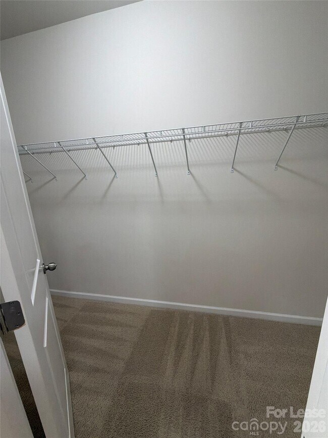 Building Photo - 1008 Fairbrae Ln