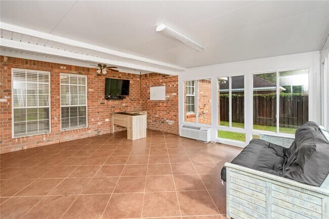 Building Photo - 7130 Haleys Way