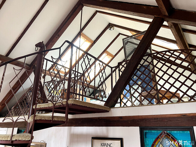 Building Photo - 32 West Ave