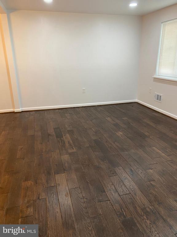 Building Photo - 8049 St Annes Ct