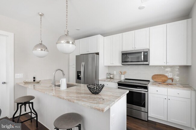 Building Photo - 45 W Haines St