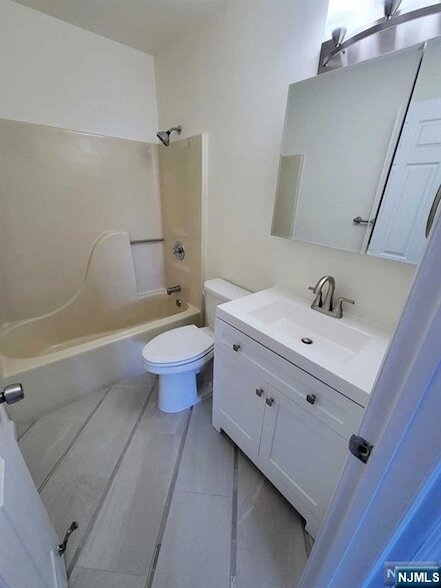 Building Photo - 105 State St