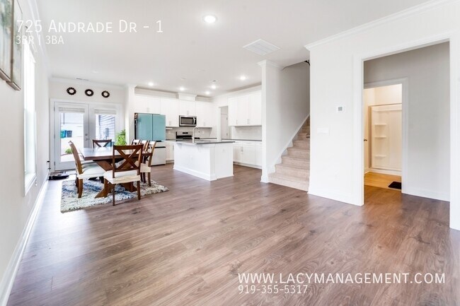 Building Photo - 725 Andrade Dr
