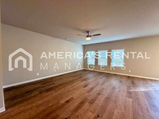 Building Photo - Spacious 4-Bedroom Home with Upstairs Loft!