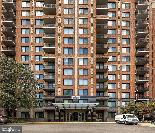 Building Photo - 2451 Midtown Ave