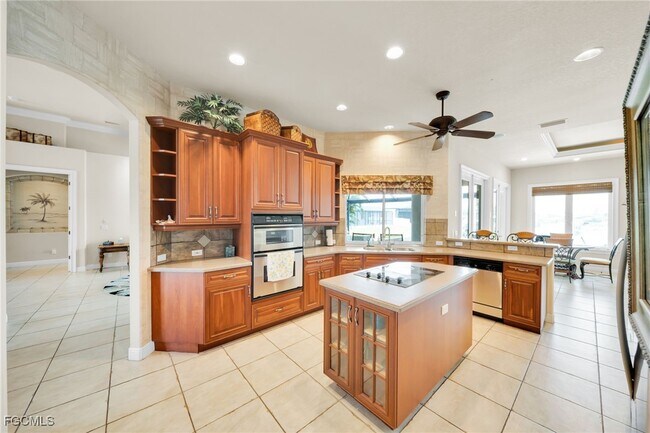 Building Photo - 4009 Chiquita Blvd S
