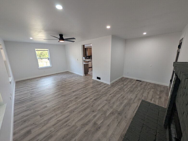 Building Photo - 333 Corinth Rd