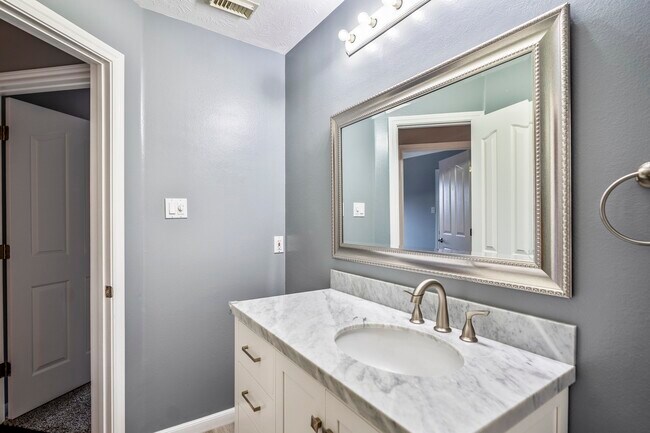 Building Photo - 2923 Goldspring Ln