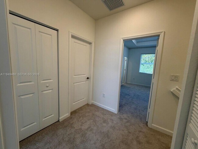 Building Photo - 254 10th Ct