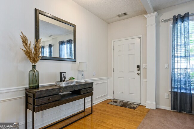 Building Photo - 206 Persimmon Tr