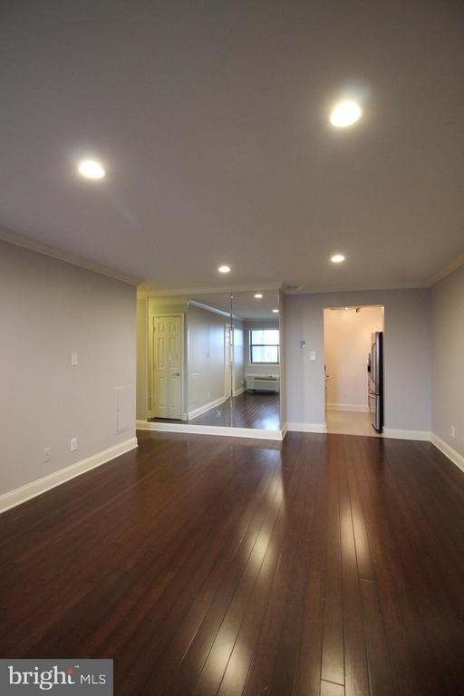 Building Photo - 3217 Wisconsin Ave