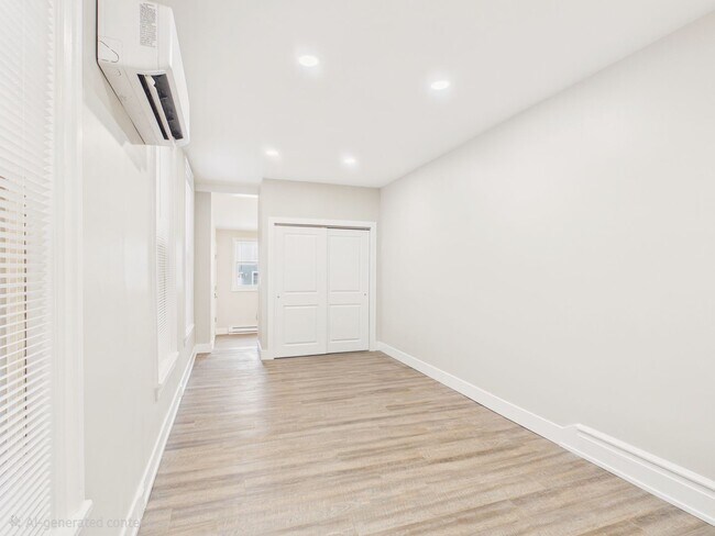 Building Photo - 916 Green St