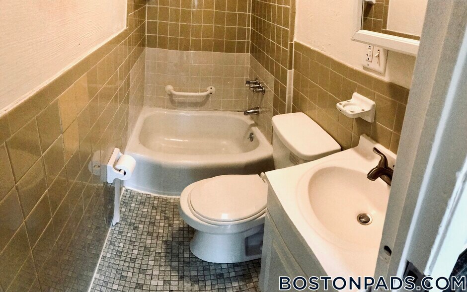 Building Photo - 53 S Huntington Ave