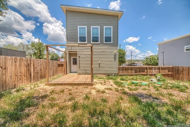 Building Photo - 2066 Dry Creek