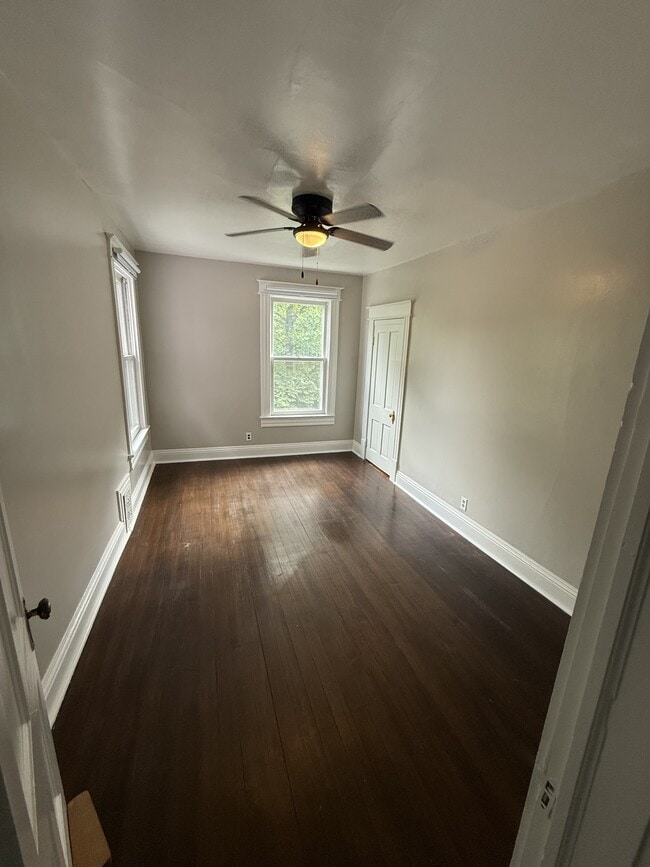 Building Photo - 1819 Northwestern Ave