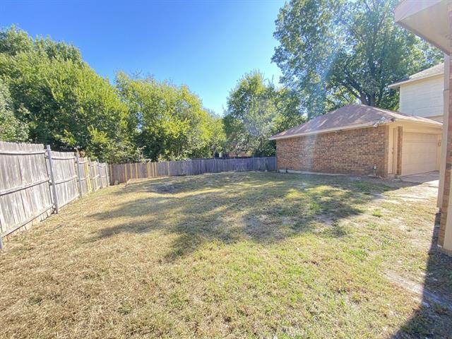 Building Photo - 4150 Briar Hill Dr