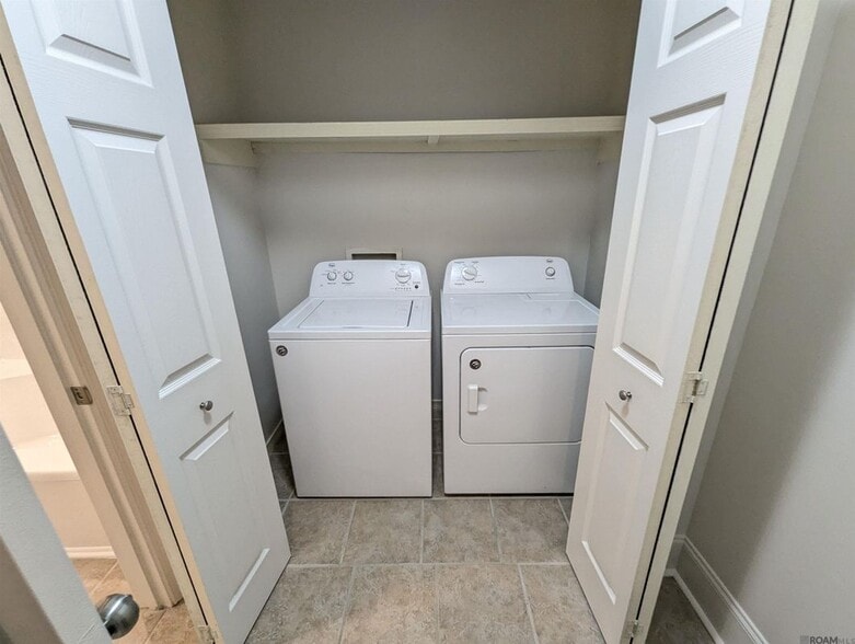 Building Photo - 11011 Cal Rd