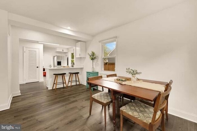 Building Photo - 6728 Barrett Rd