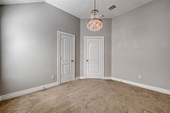Building Photo - 5523 Stoneridge Ct
