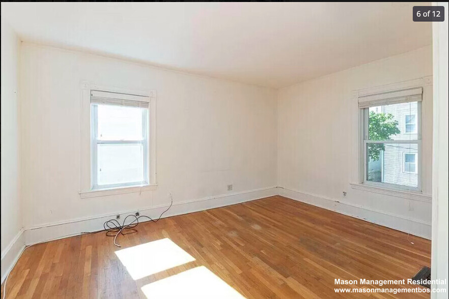 Building Photo - 40 Montfern Ave