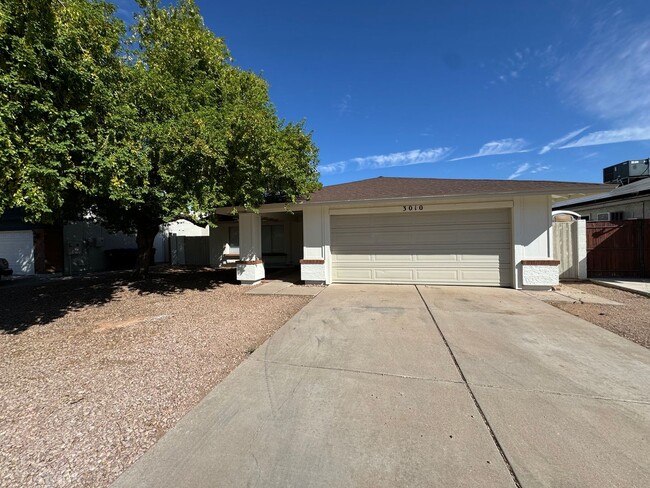 Building Photo - Cozy Mesa Home with Private Pool!