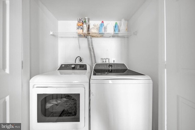 Building Photo - 6340 Cullen Pl