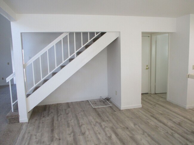 Building Photo - 2618 Valley Oak Way