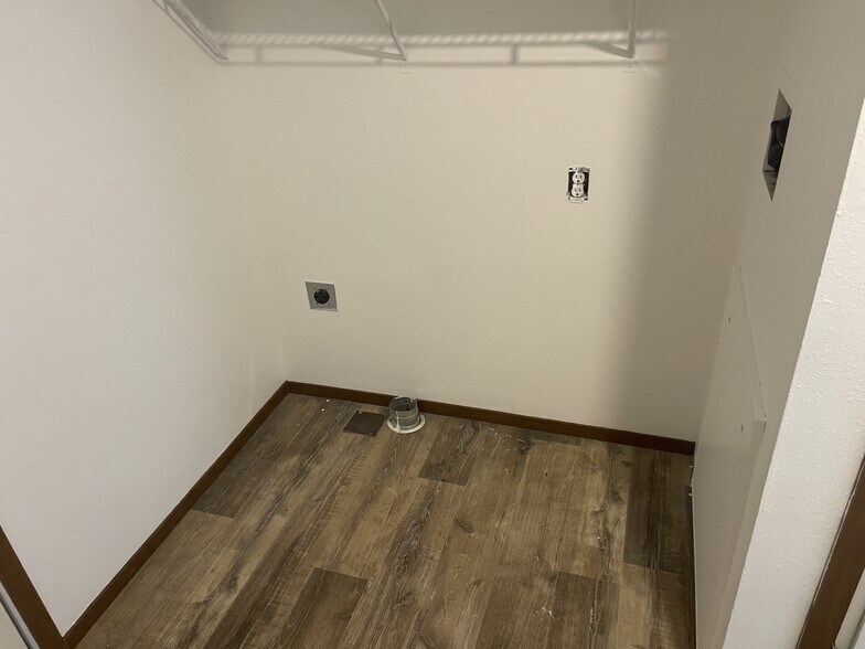 Building Photo - 10 Belmar St