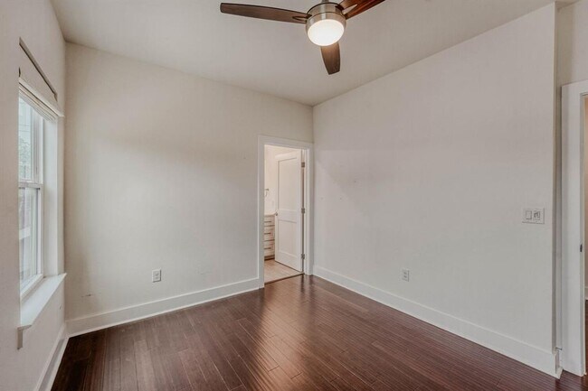 Building Photo - 1134 Chicon St