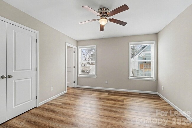 Building Photo - 931 E Front St