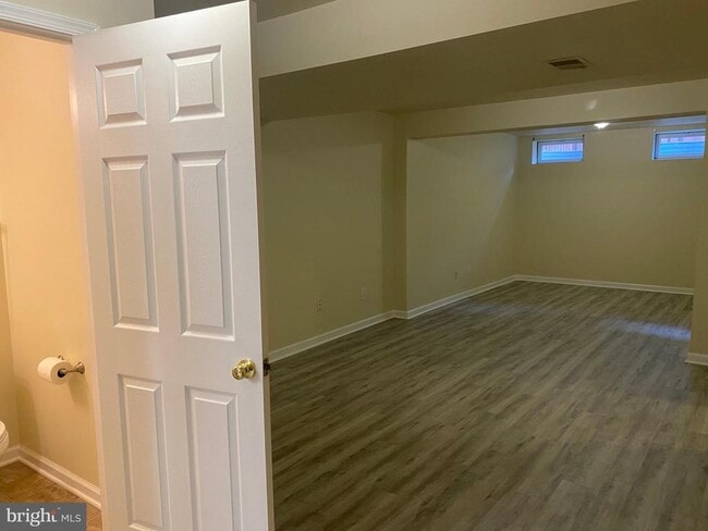 Building Photo - 7049 Rogue Forest Ln