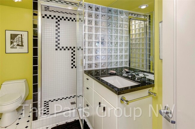 Building Photo - Extraordinary Custom Enatai Home *4min to DT Bellevue *High End Finishes * Central AC *EV Charger