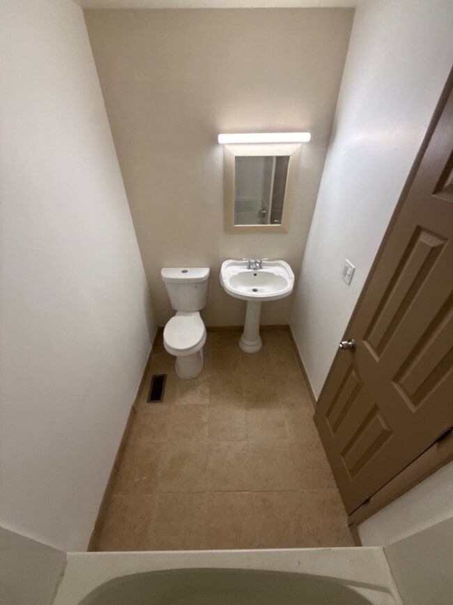 Building Photo - 9438 Conried Dr