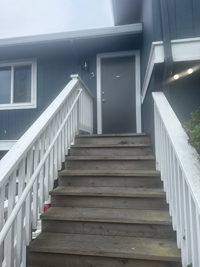 Primary Photo - 220 Cypress Ave