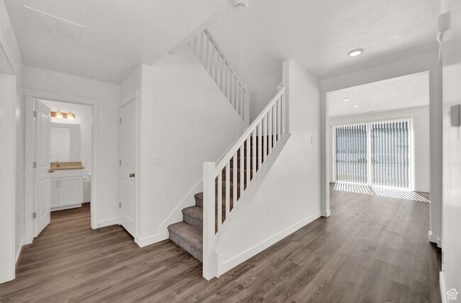 Building Photo - 1034 S 850 W
