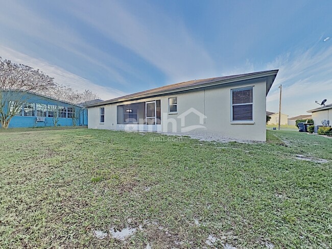 Building Photo - 3244 Sanoma Dr