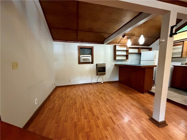 Building Photo - 410 E Huntsville Rd