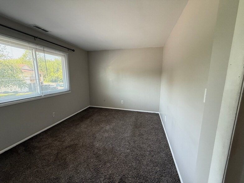 Building Photo - 6885 Fillmore Dr