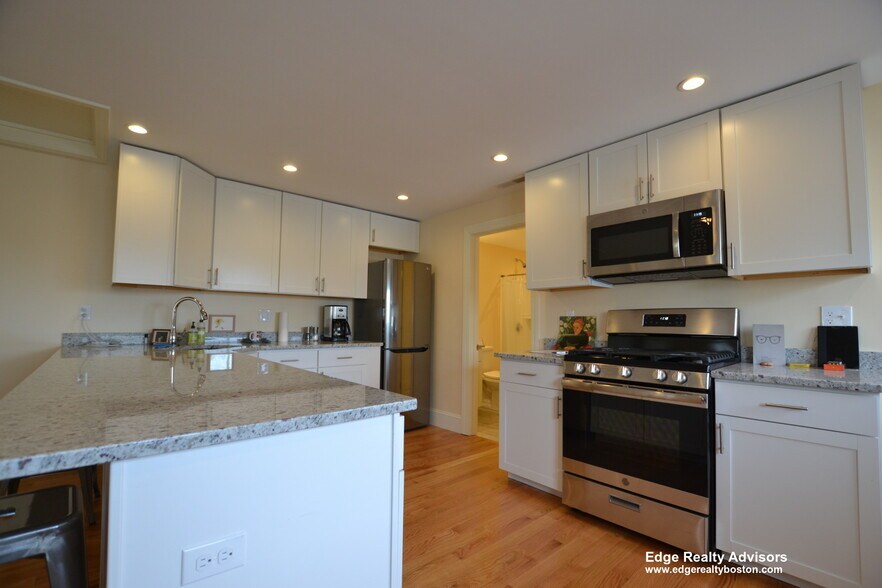 Building Photo - 29 Fayette St