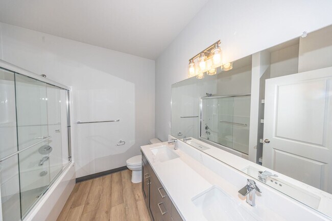 Building Photo - Brand New! - 2 Bedr in Gated Community - Free xfinity Internet