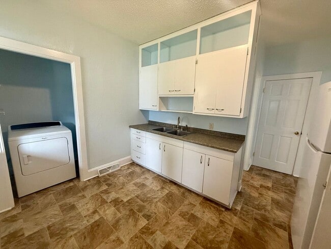 Building Photo - 3 Bed 2 Bath Single Family Home in Wausau - Deposit Special : half off deposit!