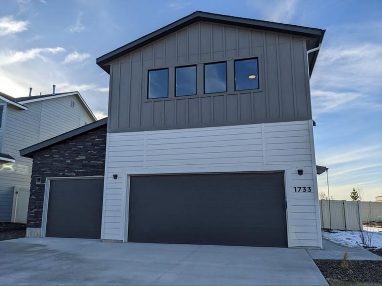 Building Photo - 1733 S Seagrass Ave